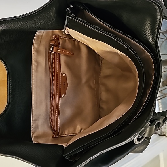 The Sak Leather Shoulder Purse with Tassell Charm. Black. Multi pocket. - Picture 4 of 9